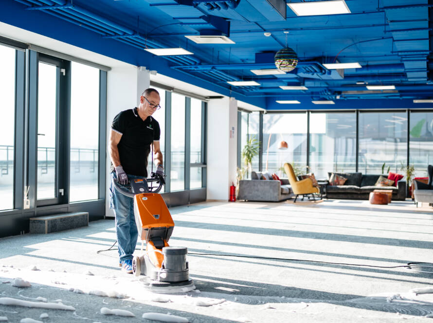 Curatarea mochetei in mod profesional - Curatarea profesionala a mochetei - Splendorama